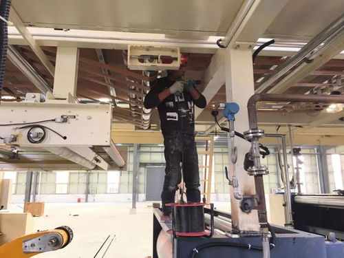 安裝完成后的配置 紙板生產線基本安裝完成,動力系統完成后即將試產